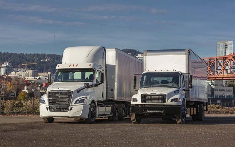 Freightliner eCascadia - image 1 of 2