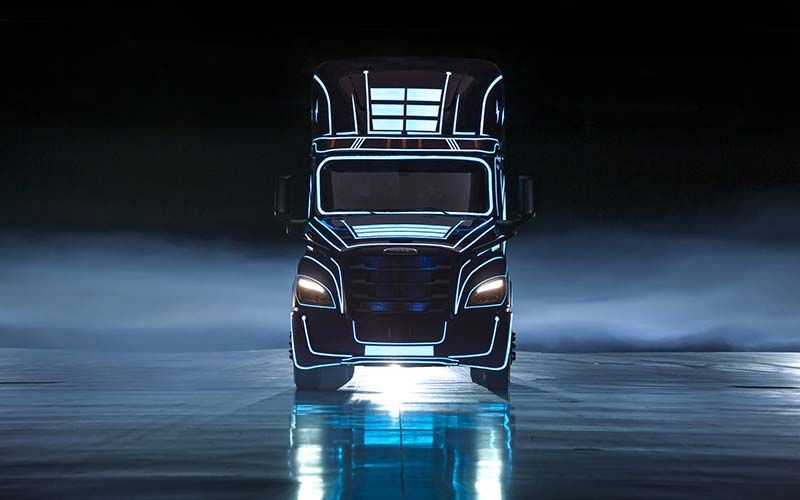 Freightliner eCascadia® - image 2 of 2