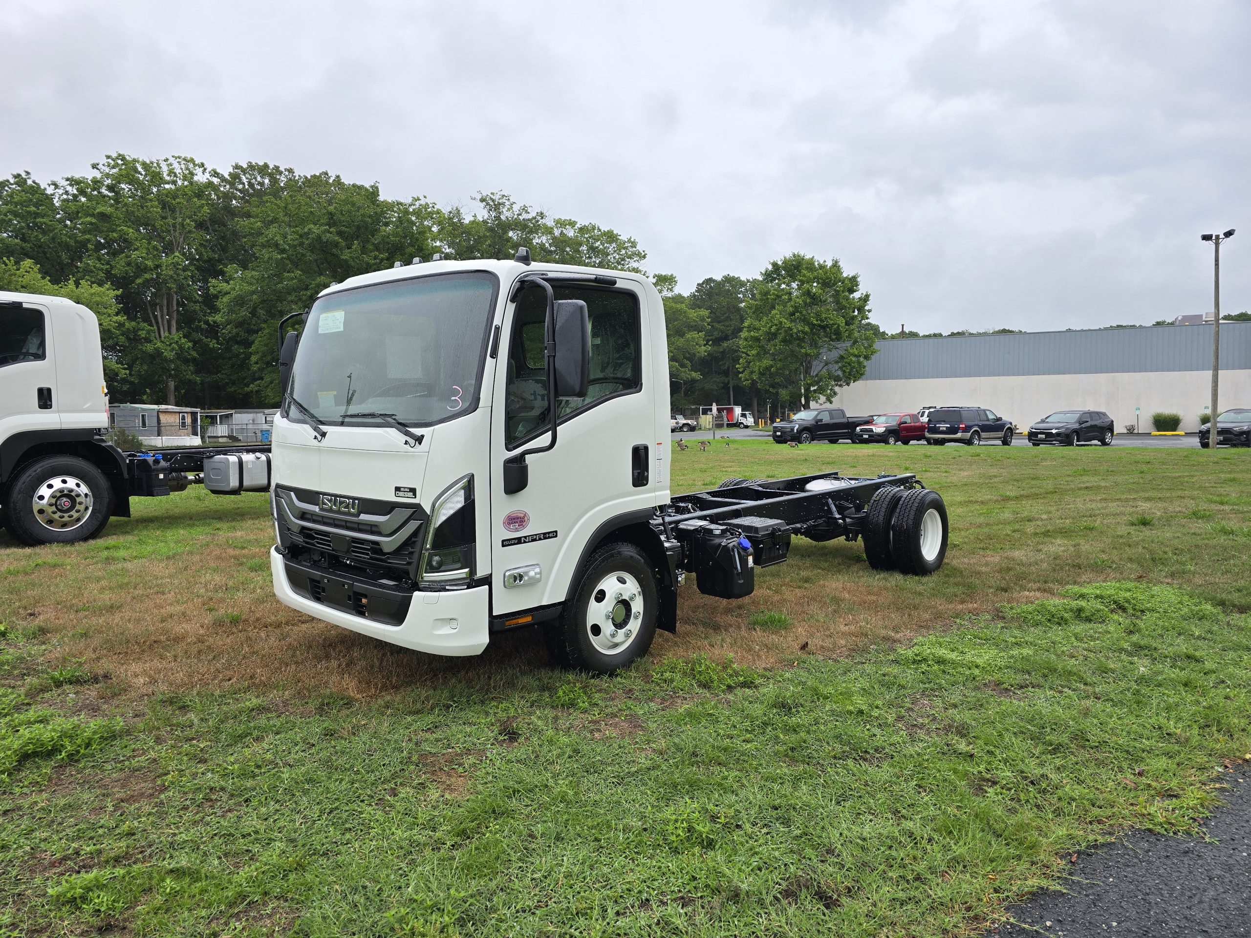 2025 ISUZU NPR HD 023635 - image 1 of 4