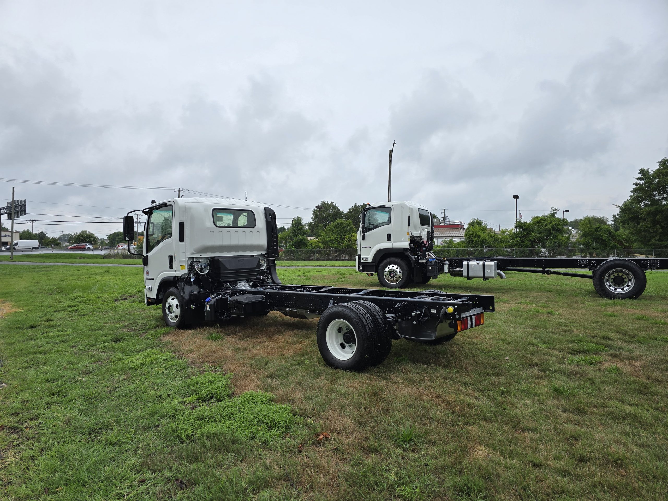 2025 ISUZU NPR HD 023635 - image 4 of 4
