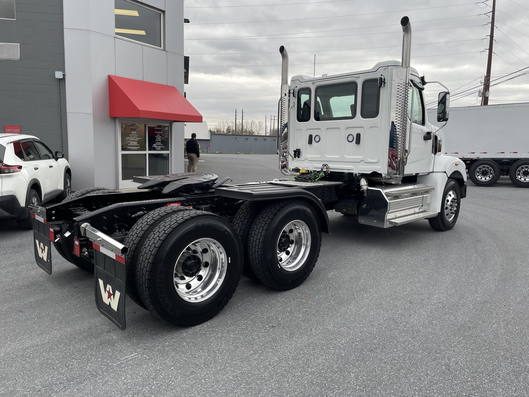 2025 WESTERN STAR 49X VY1749 - image 5 of 6