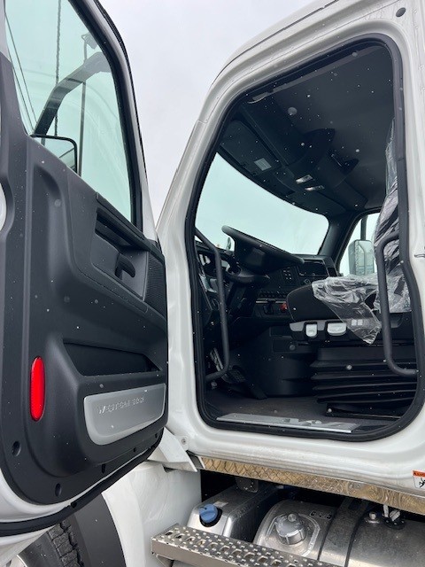 2026 WESTERN STAR 47X WF1671 -- Township Spec - image 6 of 6