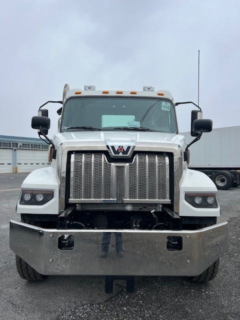 2026 WESTERN STAR 47X WF1671 -- Township Spec - image 3 of 6