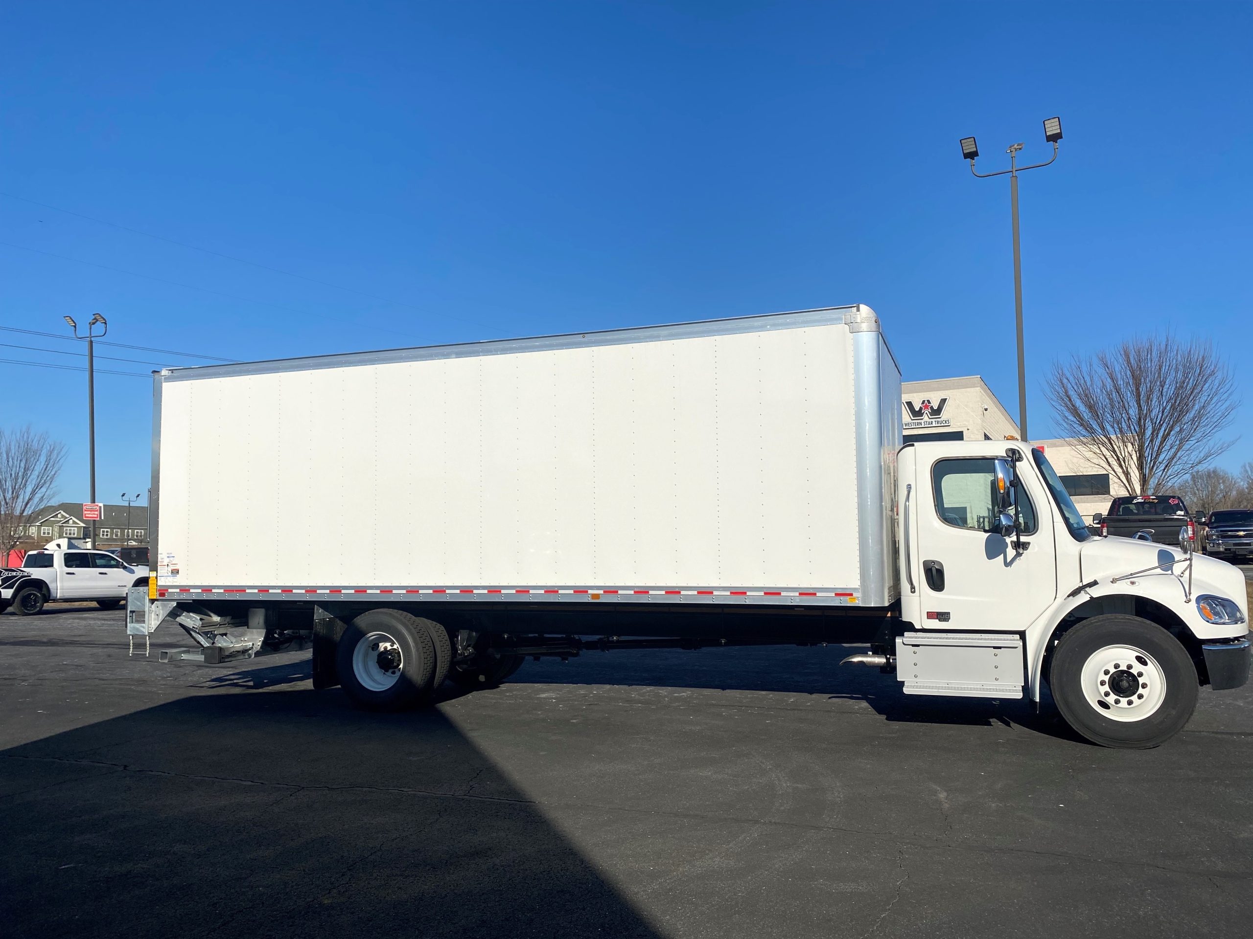 2025 FREIGHTLINER BUSINESS CLASS M2 106 PLUS WD4135 *Available in the NY/NJ Metro area* - image 4 of 6