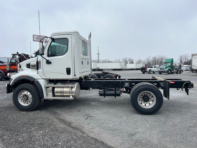2026 WESTERN STAR 47X WF1671 -- Township Spec - image 2 of 6