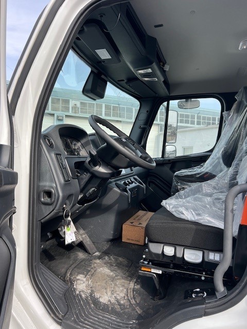 2026 FREIGHTLINER BUSINESS CLASS M2 106 PLUS WD7117 - image 6 of 6