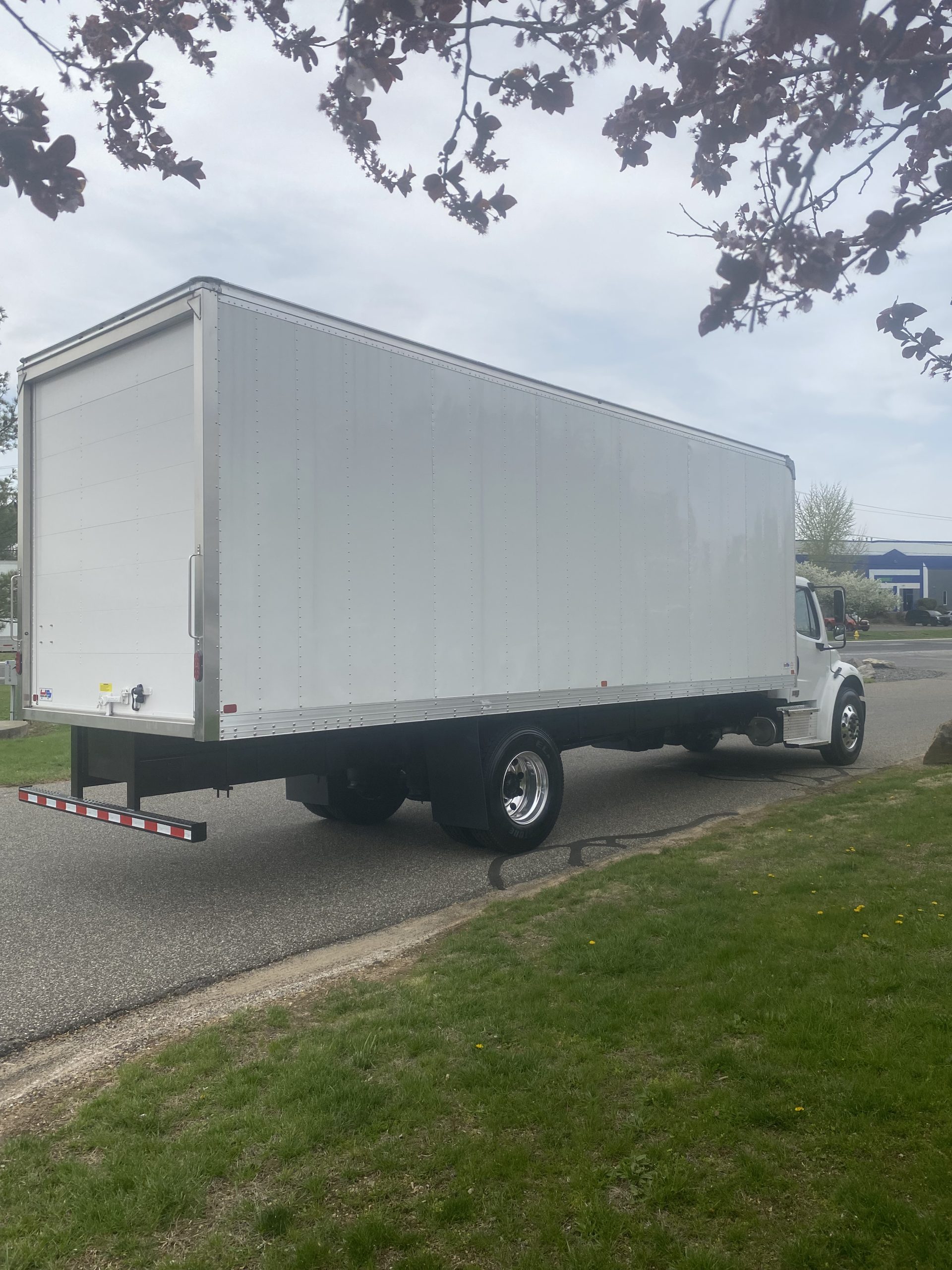 2026 FREIGHTLINER BUSINESS CLASS M2 106 PLUS WL5177 - image 2 of 5