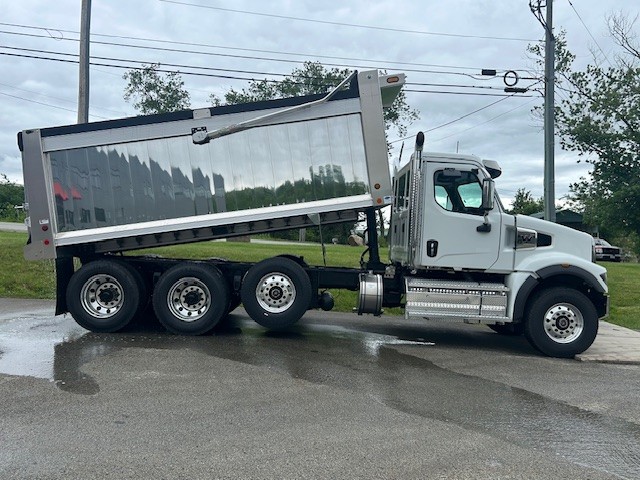 2026 WESTERN STAR 49X WF6887 - image 2 of 6