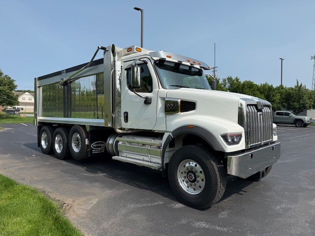 2026 WESTERN STAR 49X WF6888 - image 2 of 6