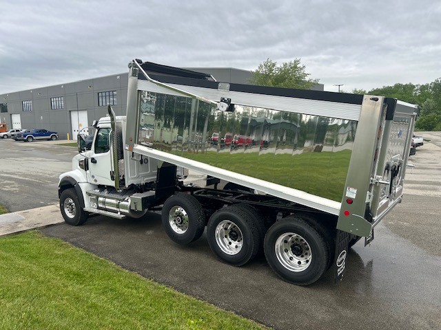 2026 WESTERN STAR 49X WF6887 - image 3 of 6