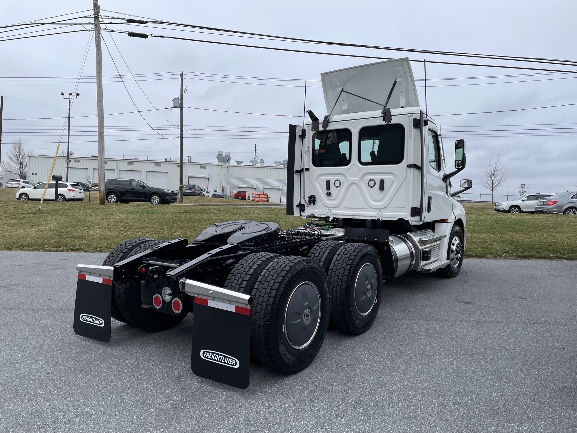 2026 FREIGHTLINER CASCADIA 126 WN3462 - image 3 of 6