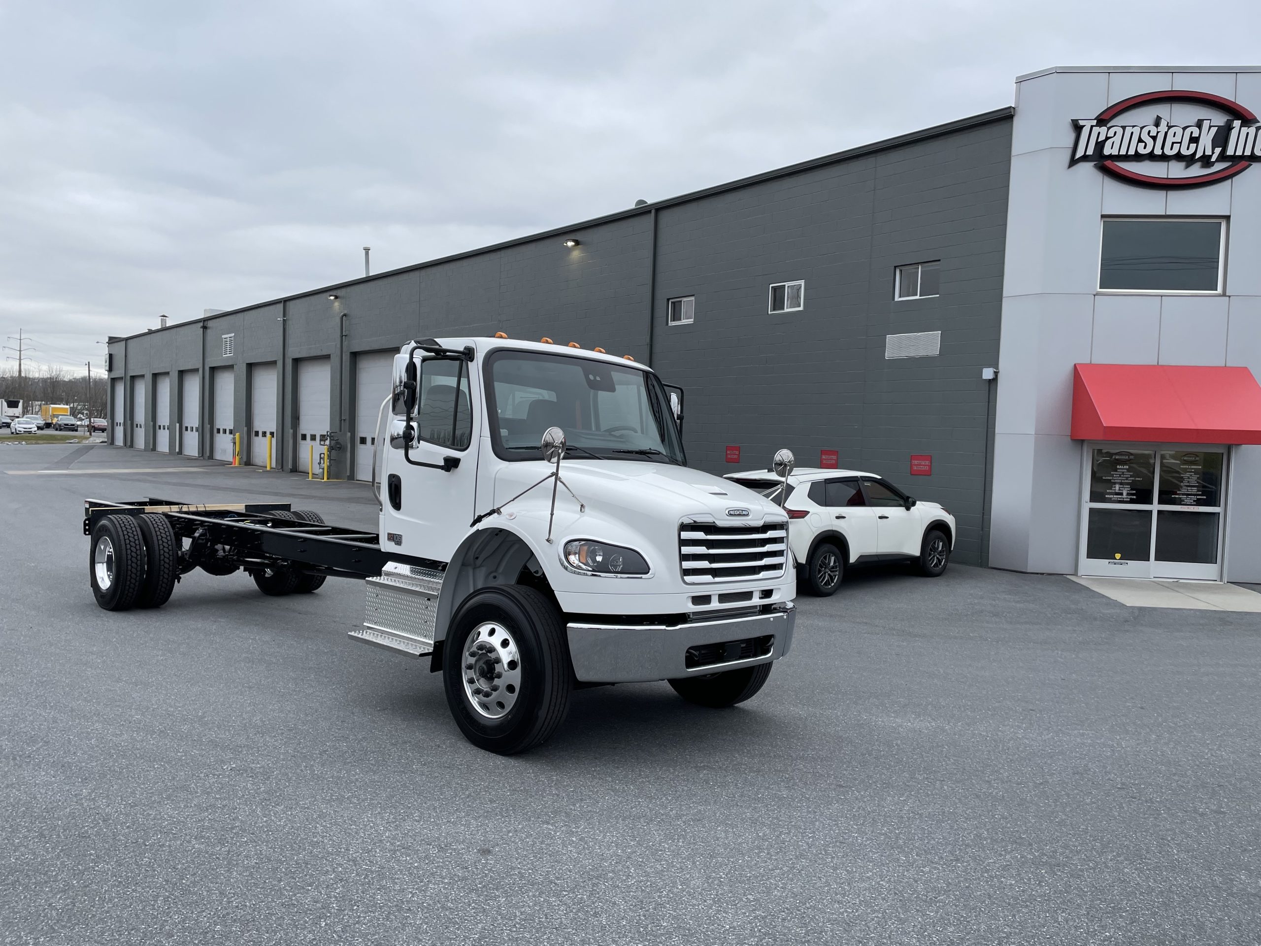 2026 FREIGHTLINER BUSINESS CLASS M2 106 PLUS WL5445 - image 2 of 6