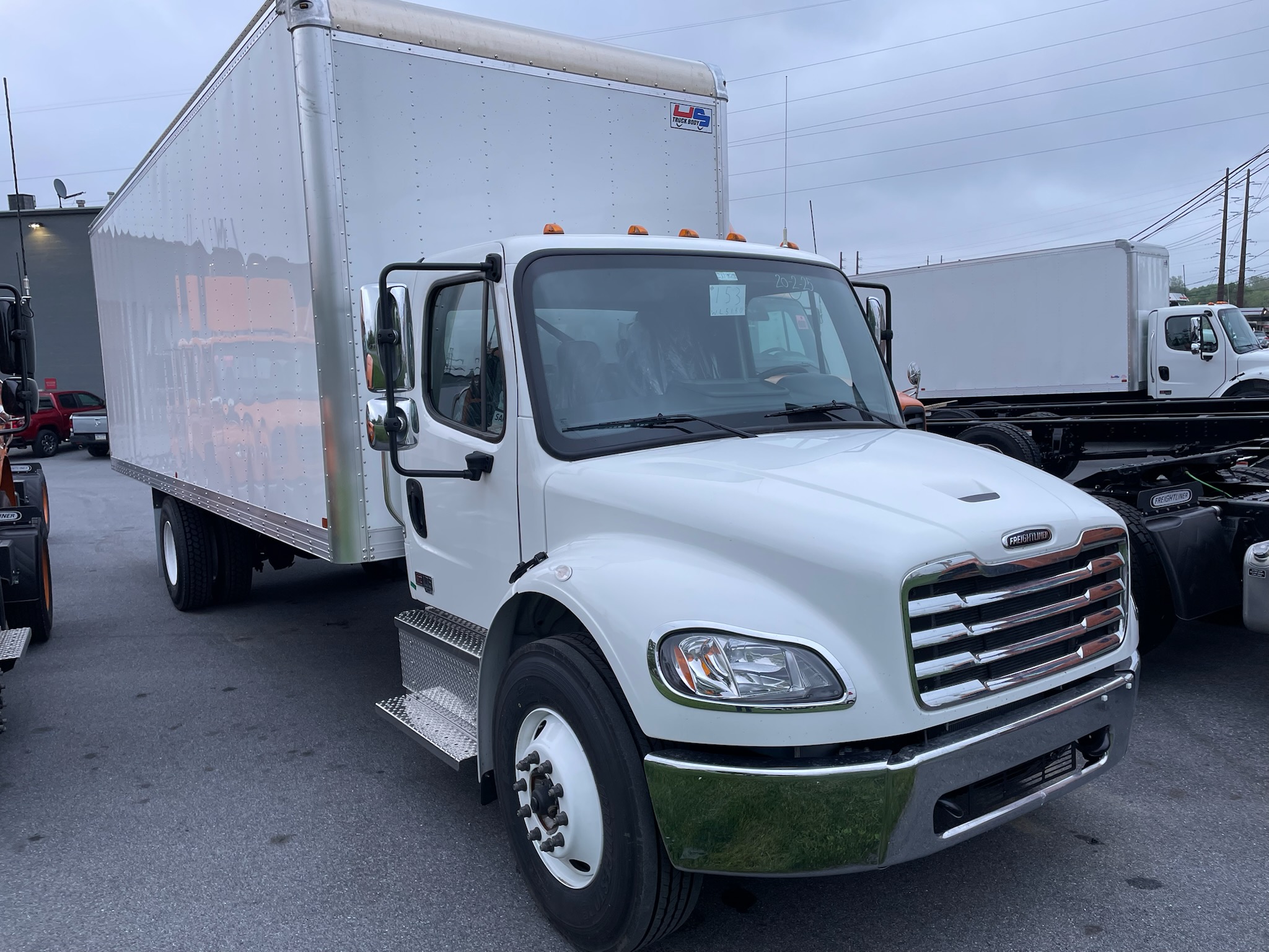 2026 FREIGHTLINER BUSINESS CLASS M2 106 PLUS WL5180 - image 1 of 1