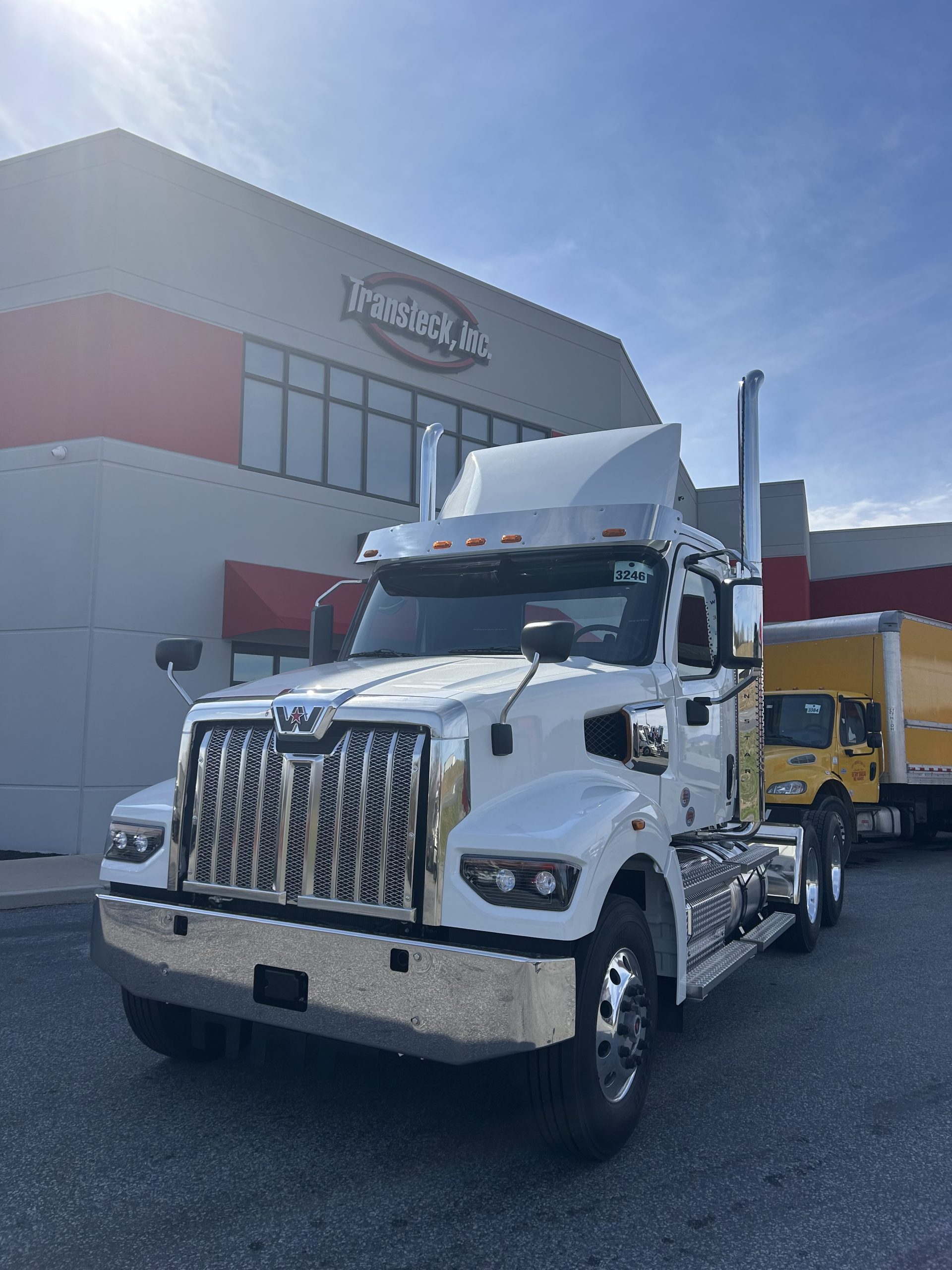 2026 WESTERN STAR 49X WL5241 - image 1 of 6