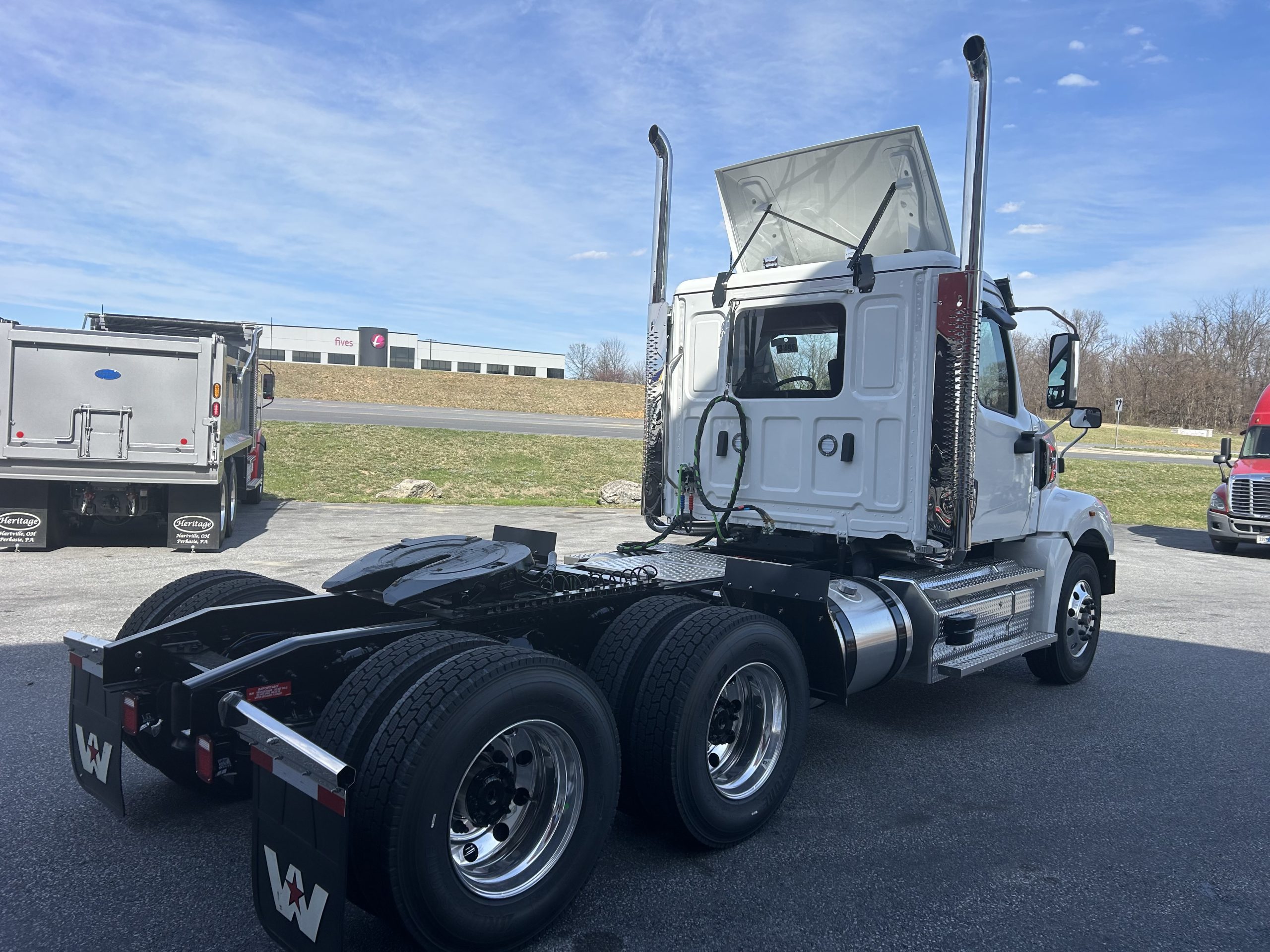 2026 WESTERN STAR 49X WL5241 - image 5 of 6