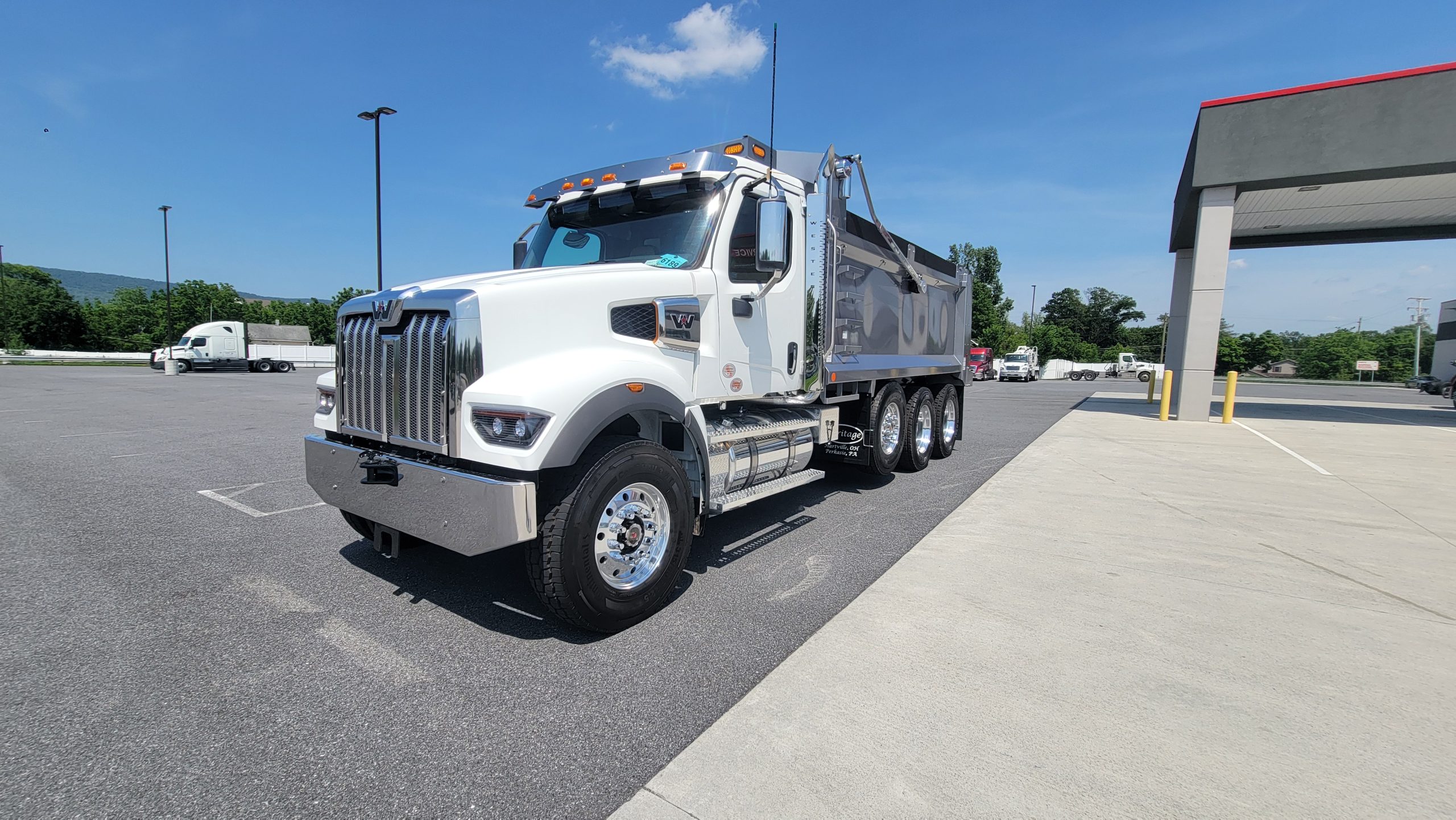 2026 WESTERN STAR 49X WF6885 - image 1 of 6