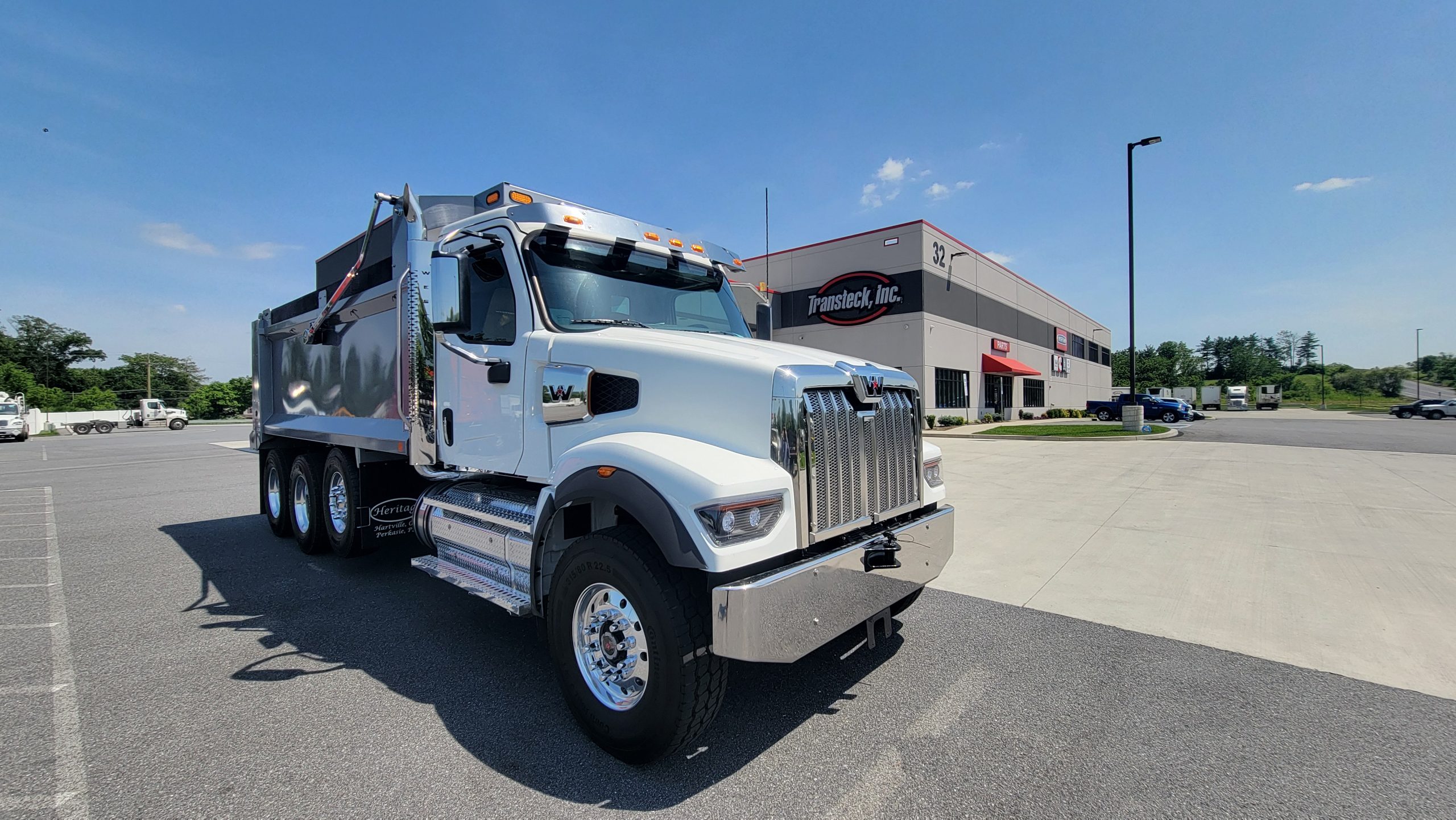 2026 WESTERN STAR 49X WF6885 - image 4 of 6