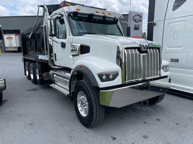2026 WESTERN STAR 49X WF6884 - image 1 of 6