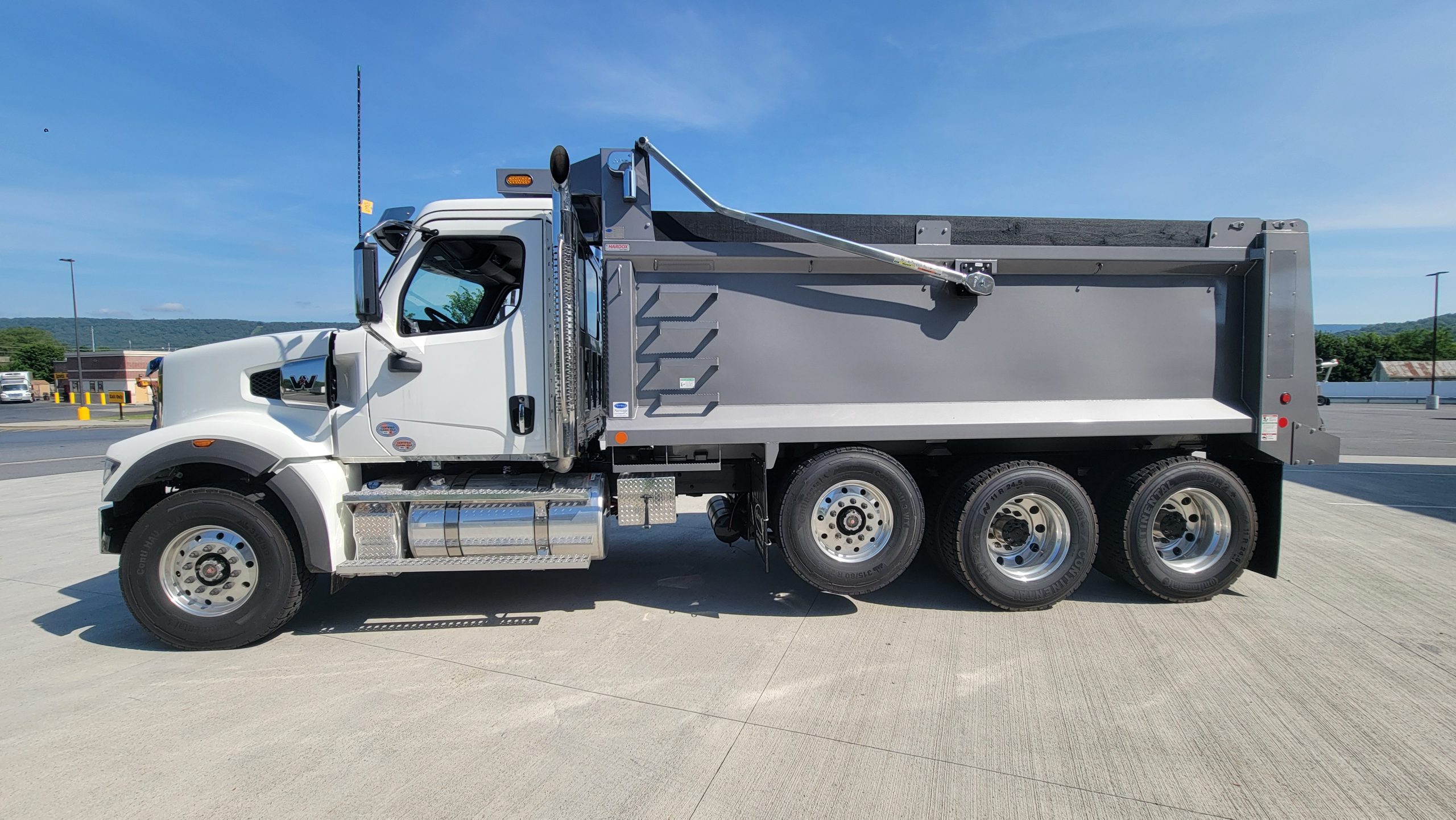 2026 WESTERN STAR 49X WF4060 - image 2 of 6