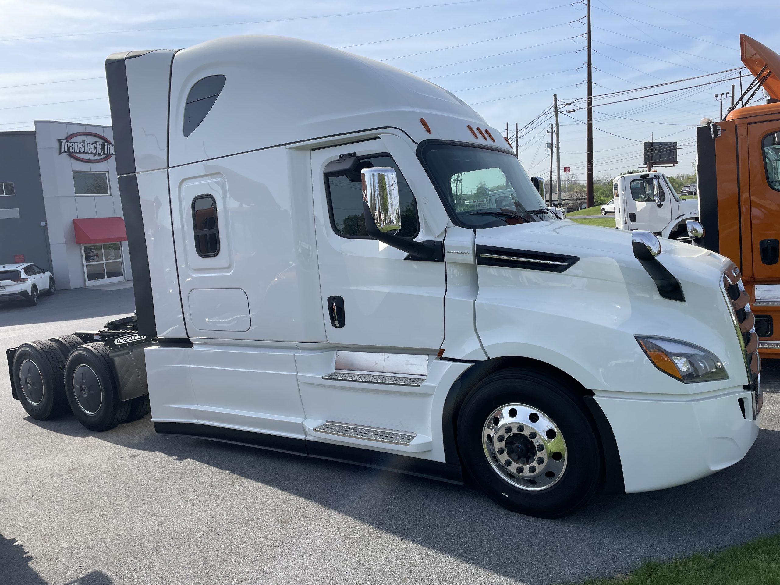 2026 FREIGHTLINER CASCADIA 126 WL4864 - image 1 of 6