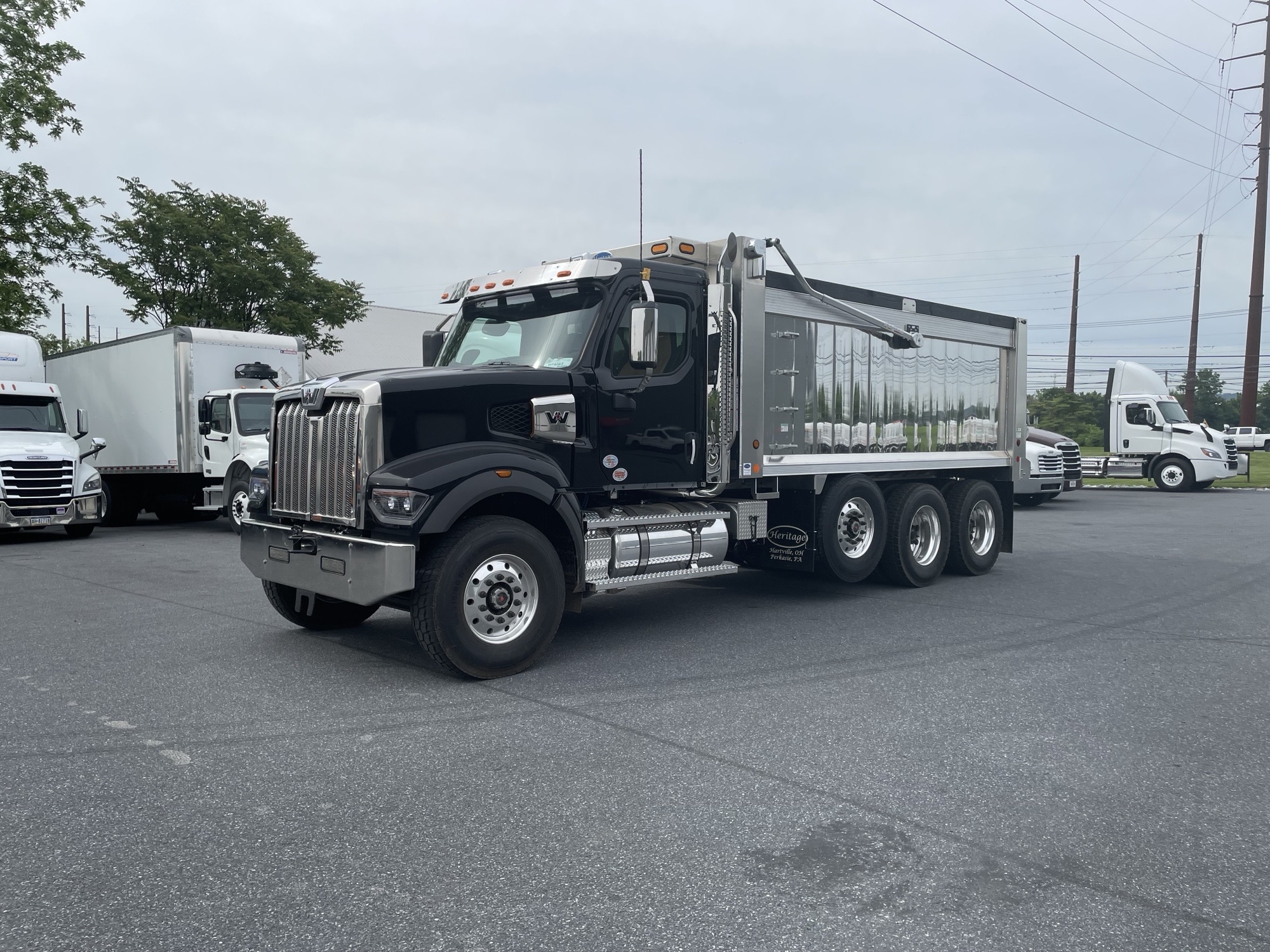 2026 WESTERN STAR 49X WF4062 - image 2 of 4