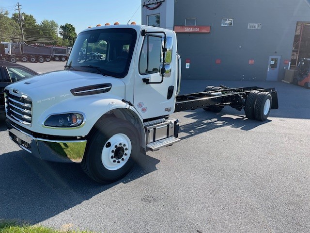 2026 FREIGHTLINER M2 106+ WS1162 - image 1 of 6