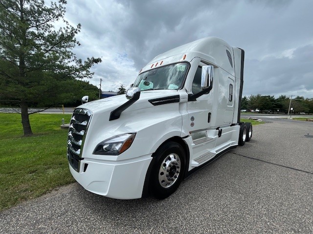 2026 FREIGHTLINER CASCADIA 126 WP4451 - image 1 of 6