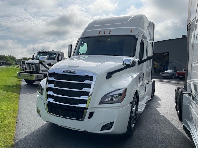 2026 FREIGHTLINER CASCADIA 126 WR4096 - image 3 of 6