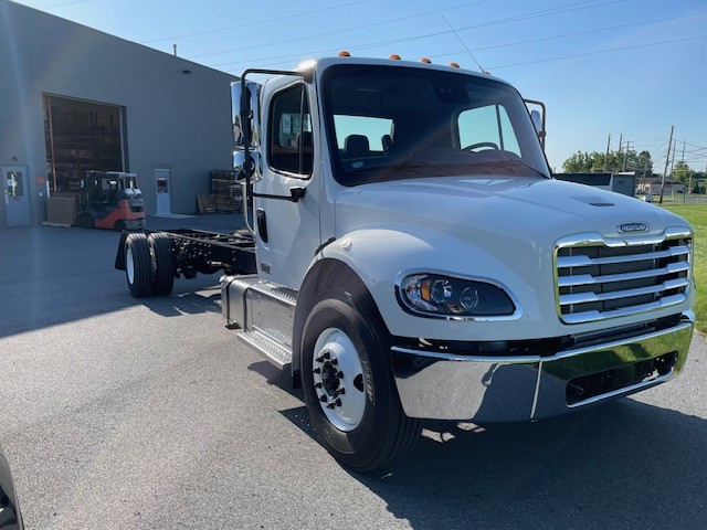 2026 FREIGHTLINER M2 106+ WS1162 - image 2 of 6