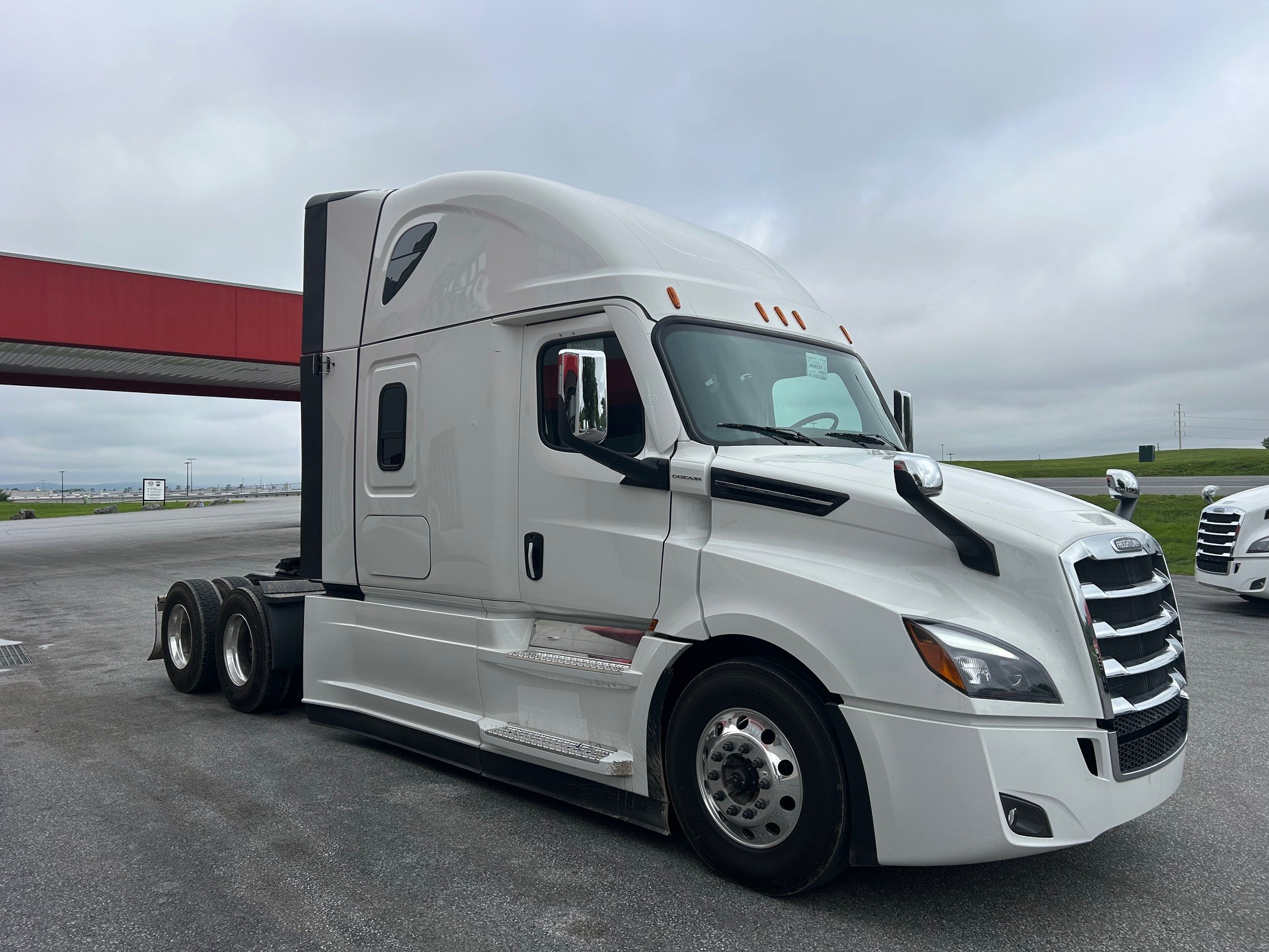 2026 FREIGHTLINER CASCADIA 126 WS0242 - image 2 of 6