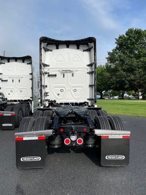 2026 FREIGHTLINER CASCADIA 126 WR4096 - image 4 of 6