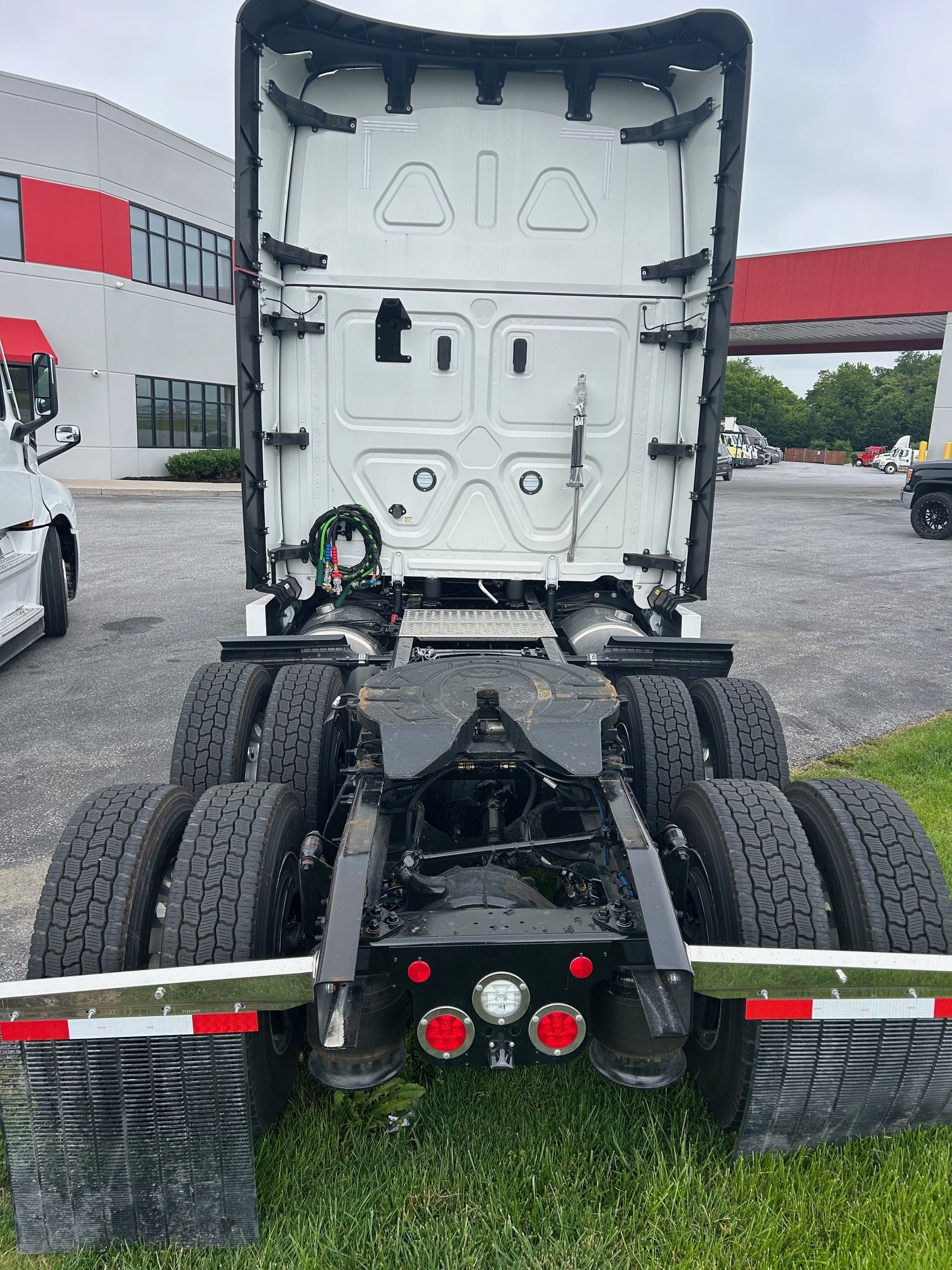 2026 FREIGHTLINER CASCADIA 126 WS0242 - image 3 of 6