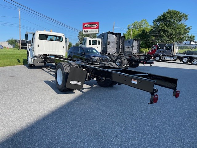 2026 FREIGHTLINER M2 106+ WS1162 - image 4 of 6