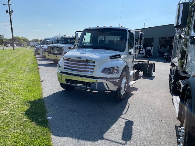 2026 FREIGHTLINER M2 106+ WR3876 - image 2 of 6