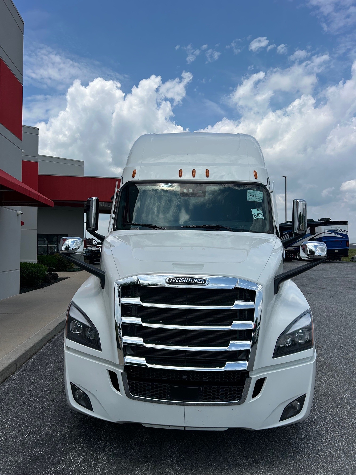 2026 FREIGHTLINER CASCADIA 126 WS2664 - image 1 of 3