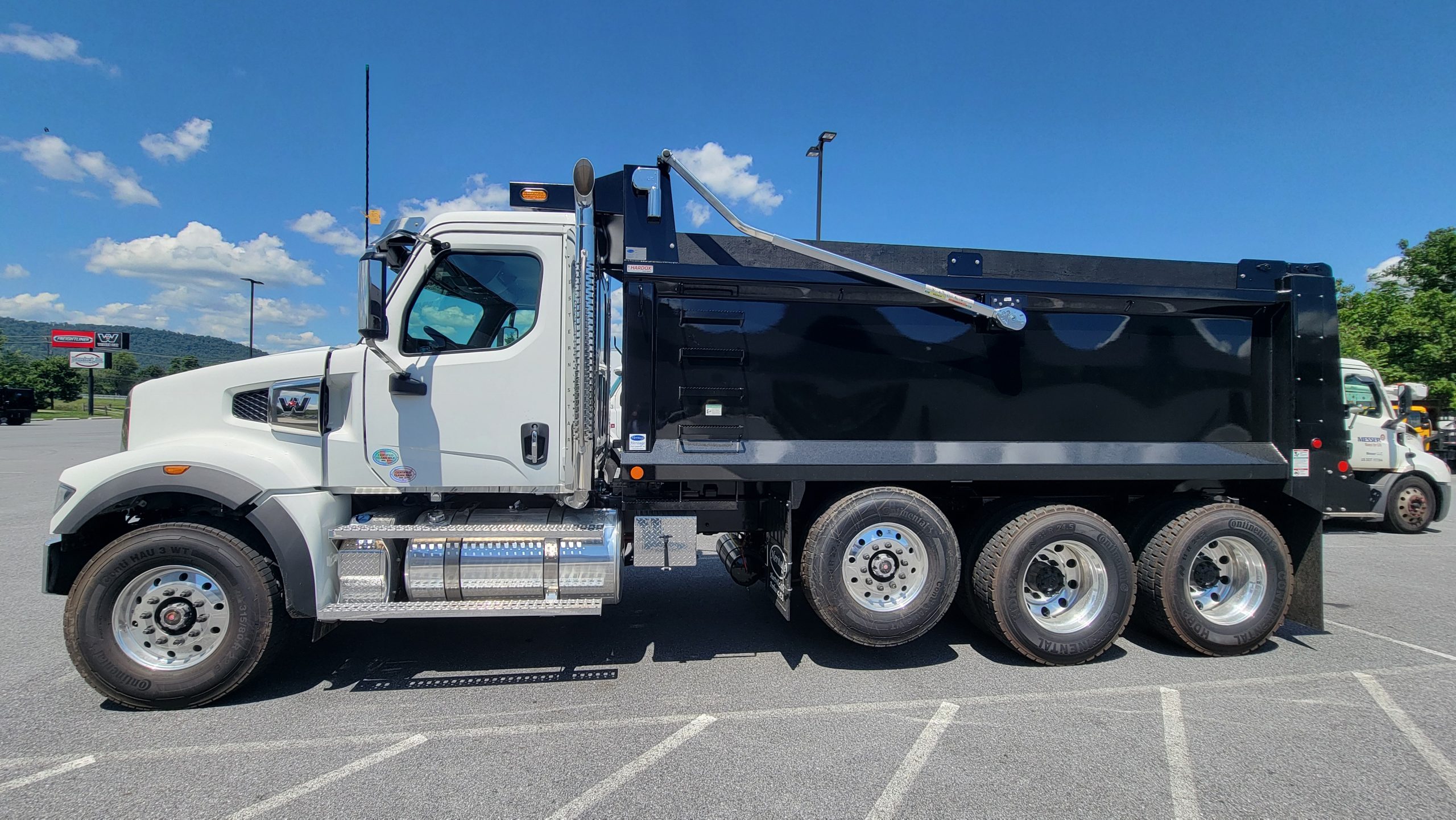 2026 WESTERN STAR 49X WF6889 - image 4 of 6