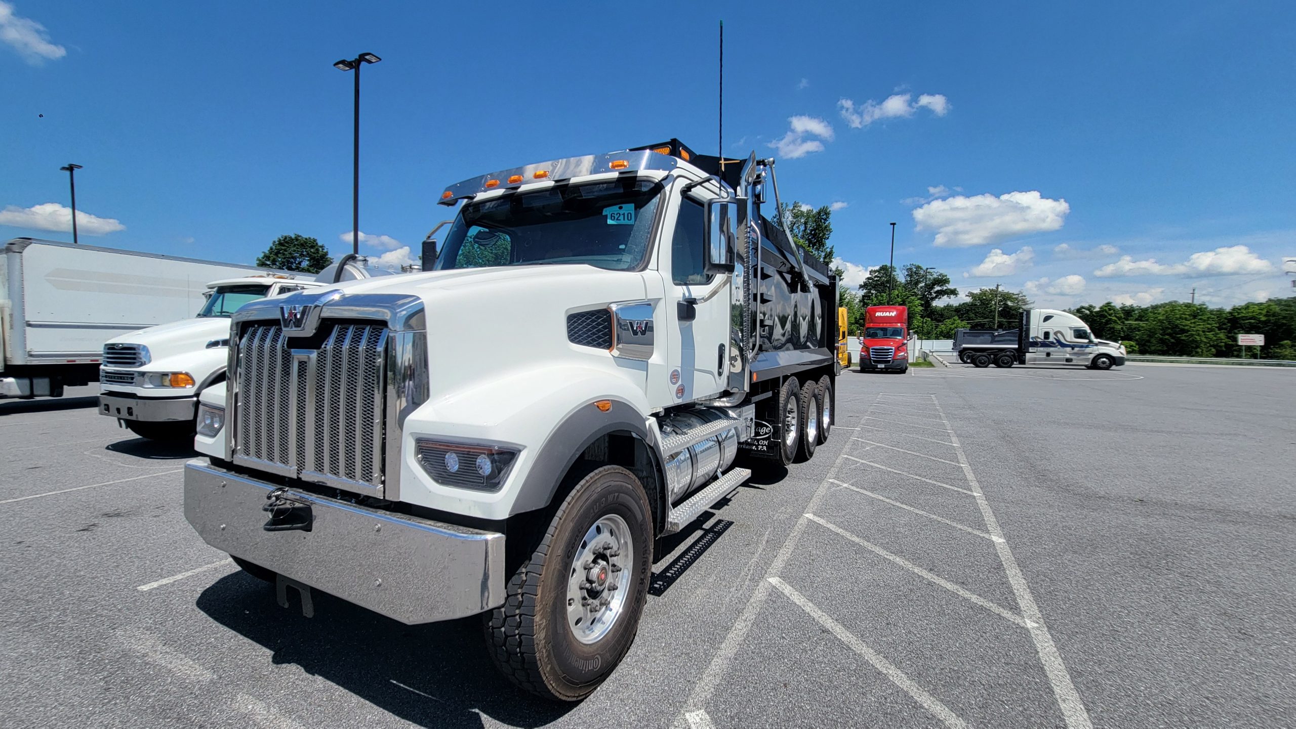 2026 WESTERN STAR 49X WF6889 - image 1 of 6