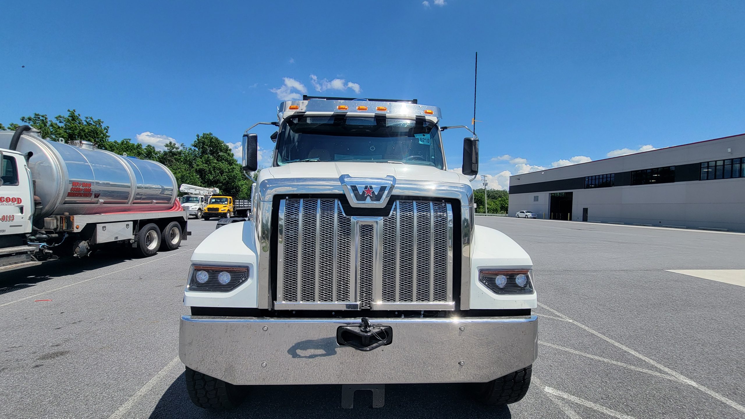 2026 WESTERN STAR 49X WF6889 - image 2 of 6