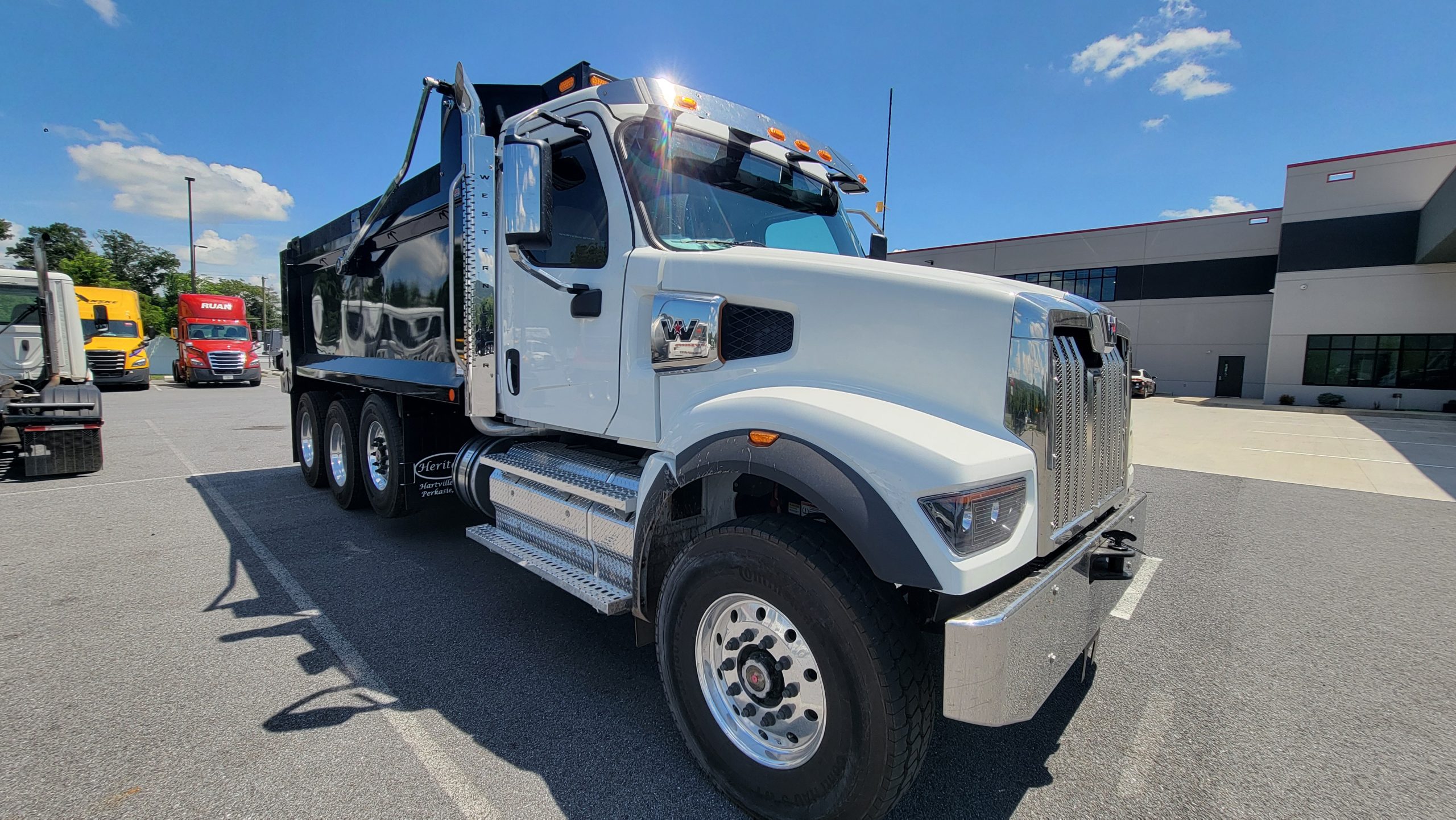 2026 WESTERN STAR 49X WF6889 - image 3 of 6
