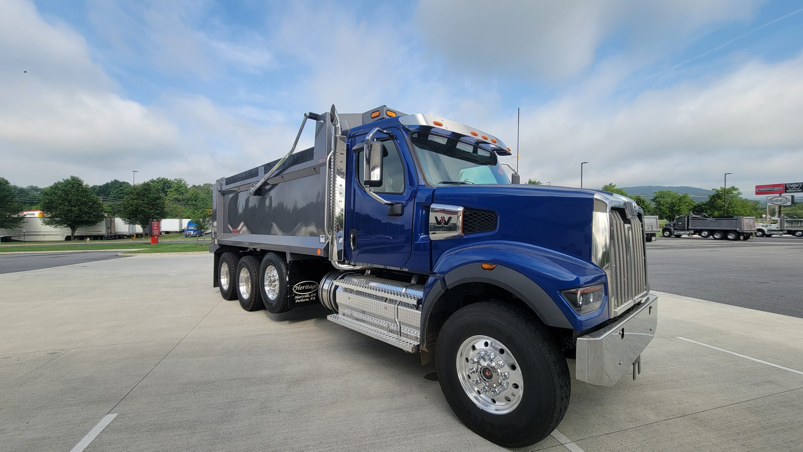 2026 WESTERN STAR 49X WG0282 - image 1 of 6