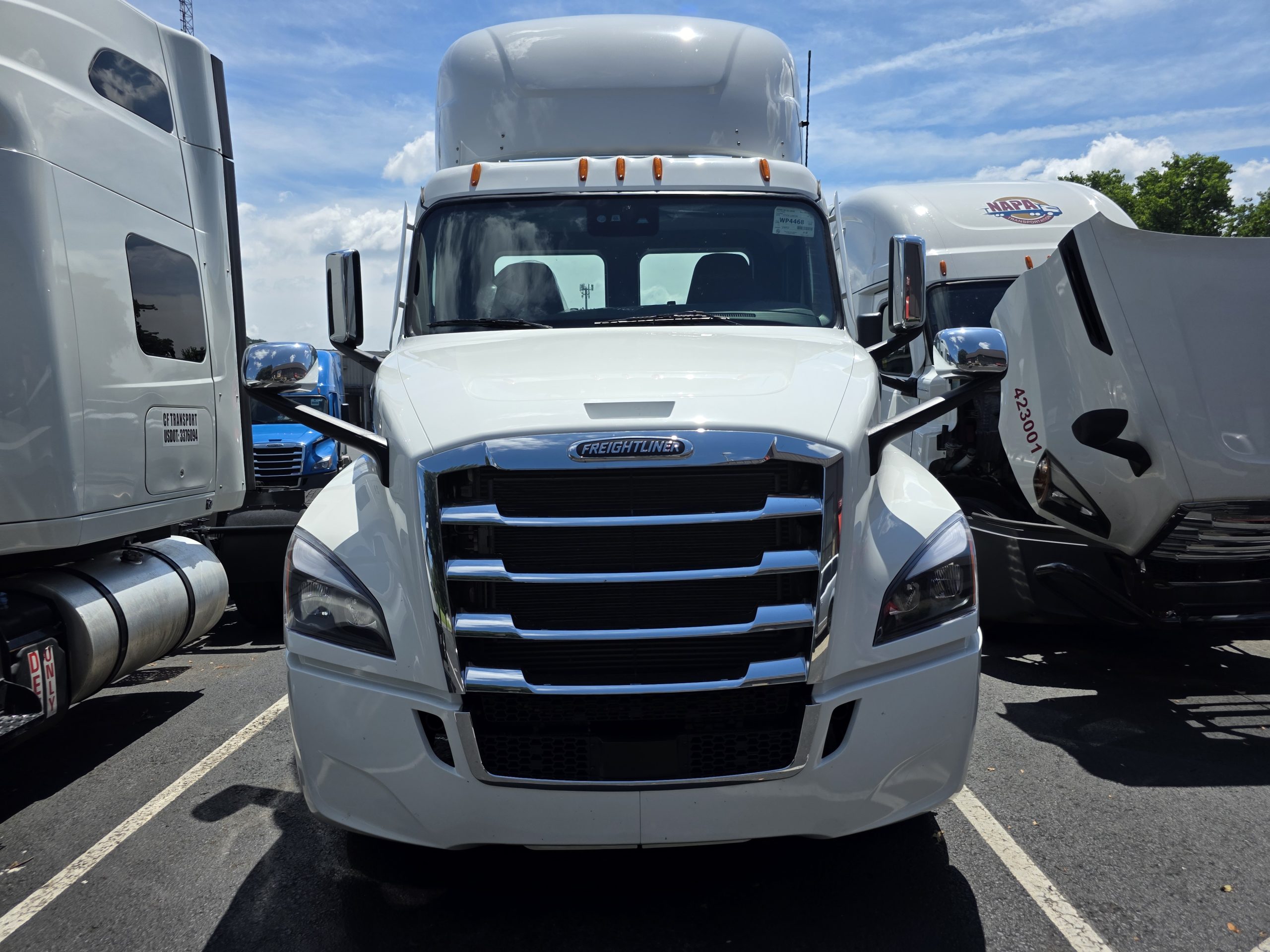 2026 FREIGHTLINER CASCADIA 126 WP4469 - image 2 of 3