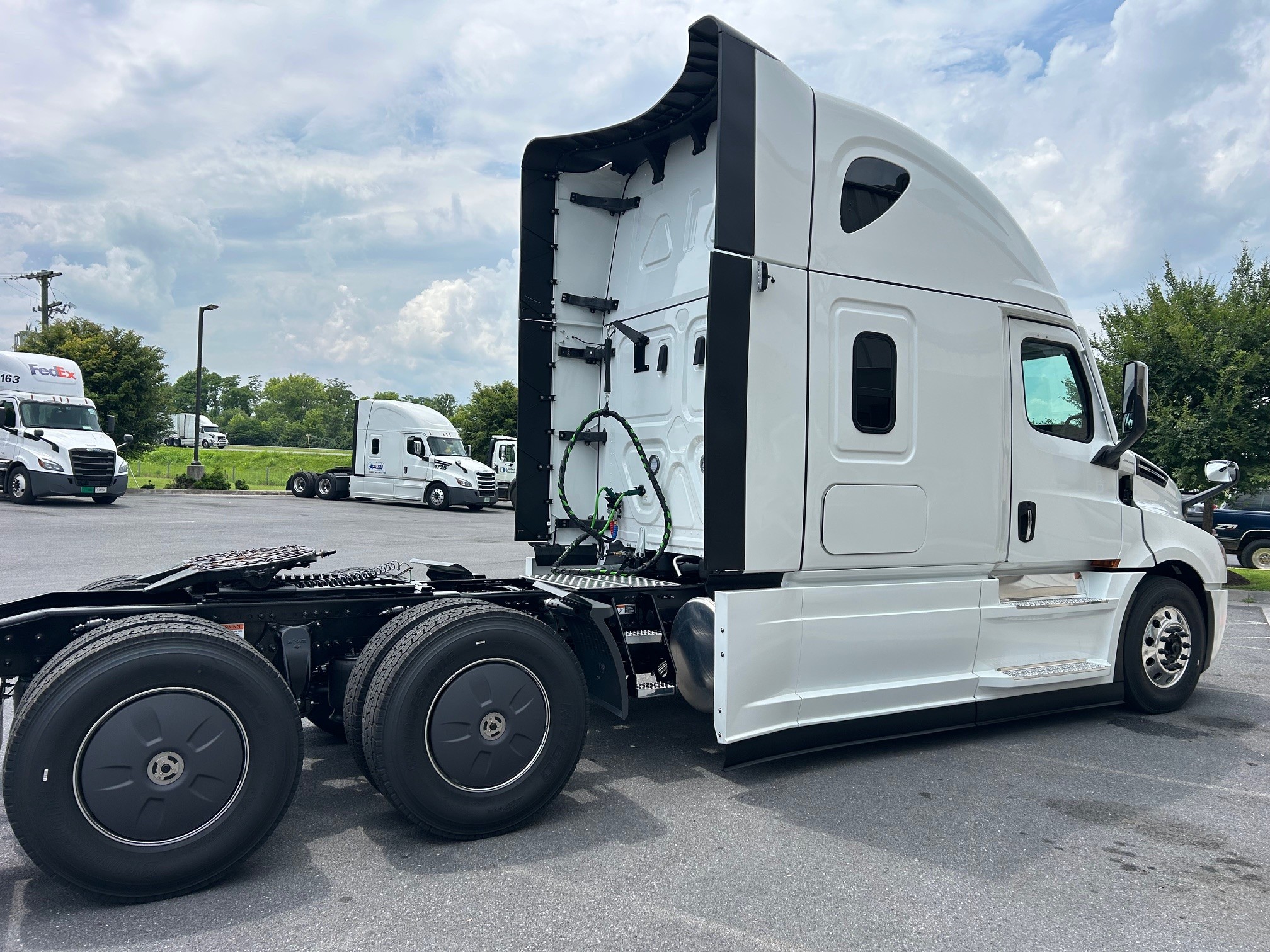 2026 FREIGHTLINER CASCADIA 126 WS2549 - image 3 of 6