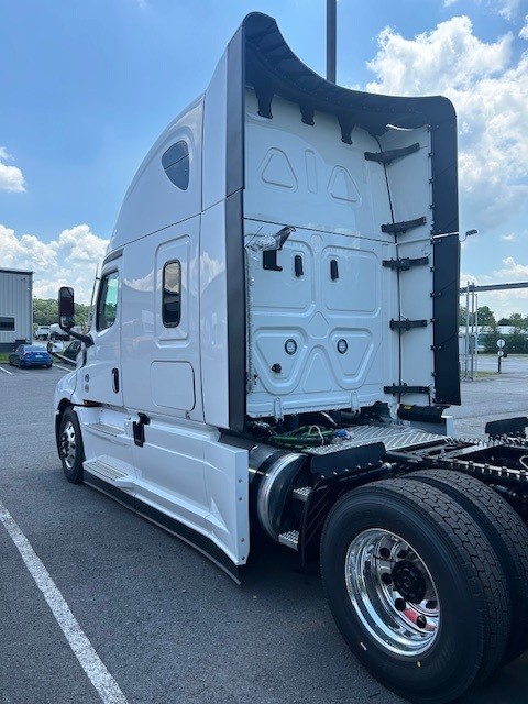 2026 FREIGHTLINER CASCADIA 126 WS5552 - image 4 of 6
