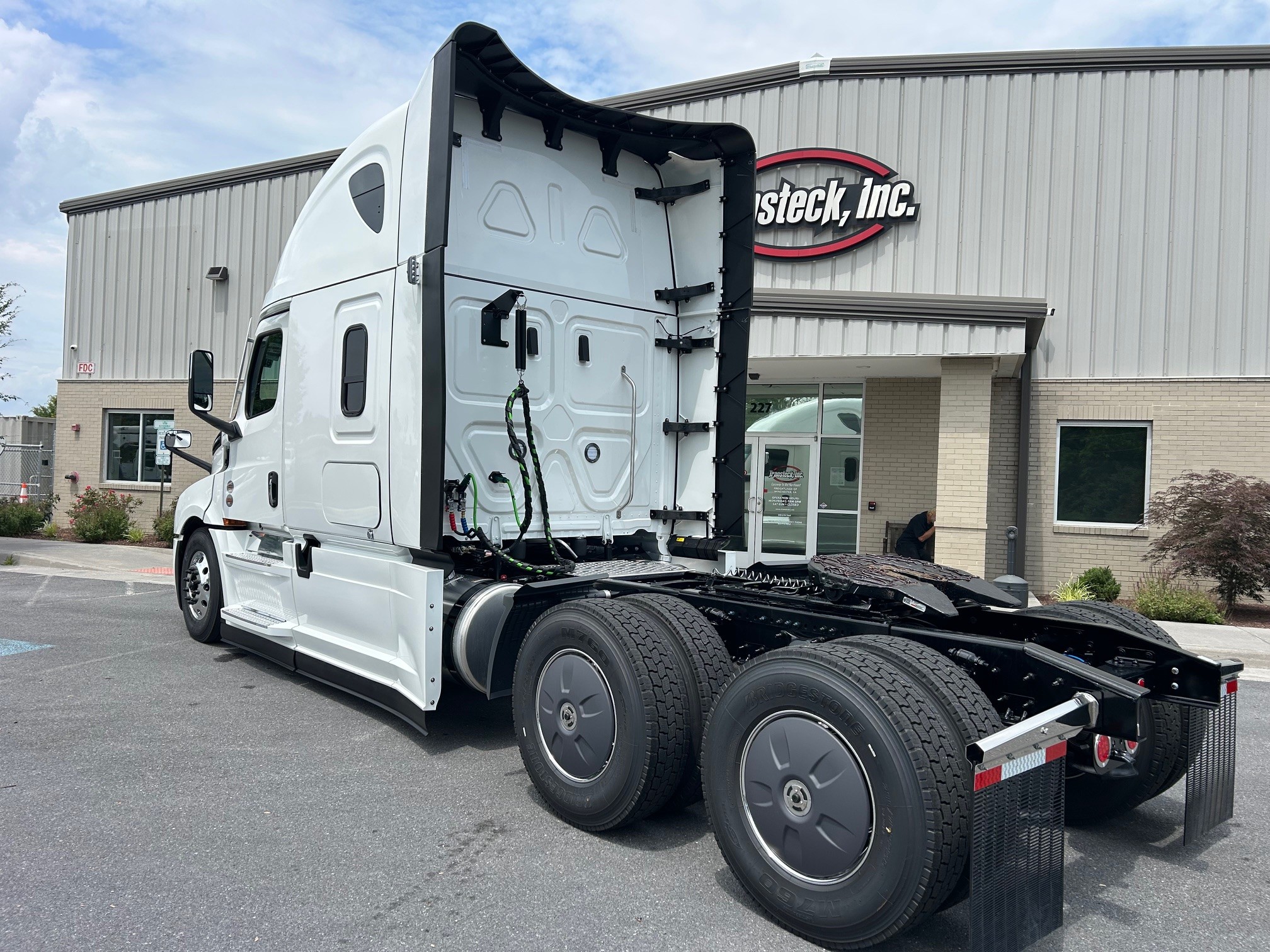 2026 FREIGHTLINER CASCADIA 126 WS2549 - image 4 of 6