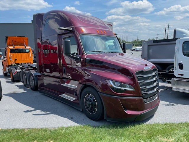 2026 5TH GENERATION CASCADIA WJ2398 - image 1 of 3