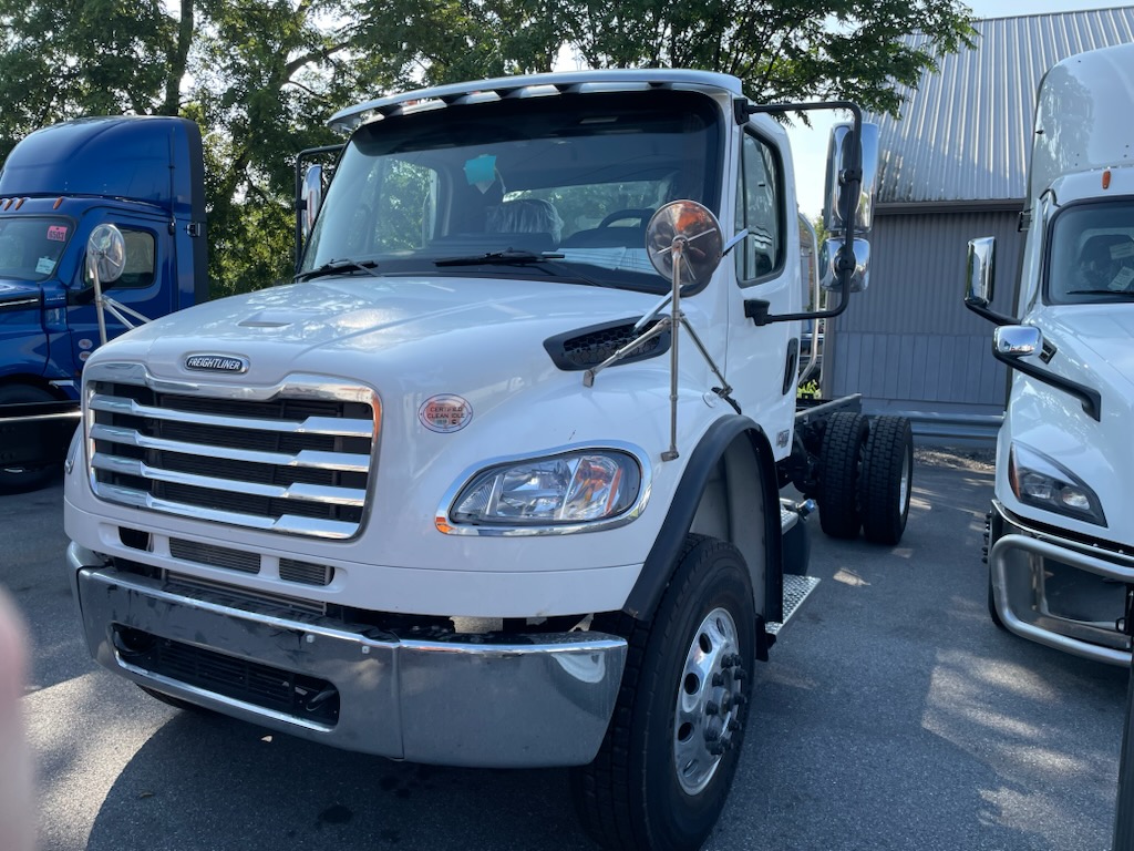 2026 FREIGHTLINER M2 106+ WT3717 - image 1 of 2