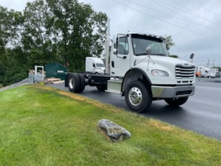 2026 FREIGHTLINER M2 106+ WT3717 - image 2 of 6