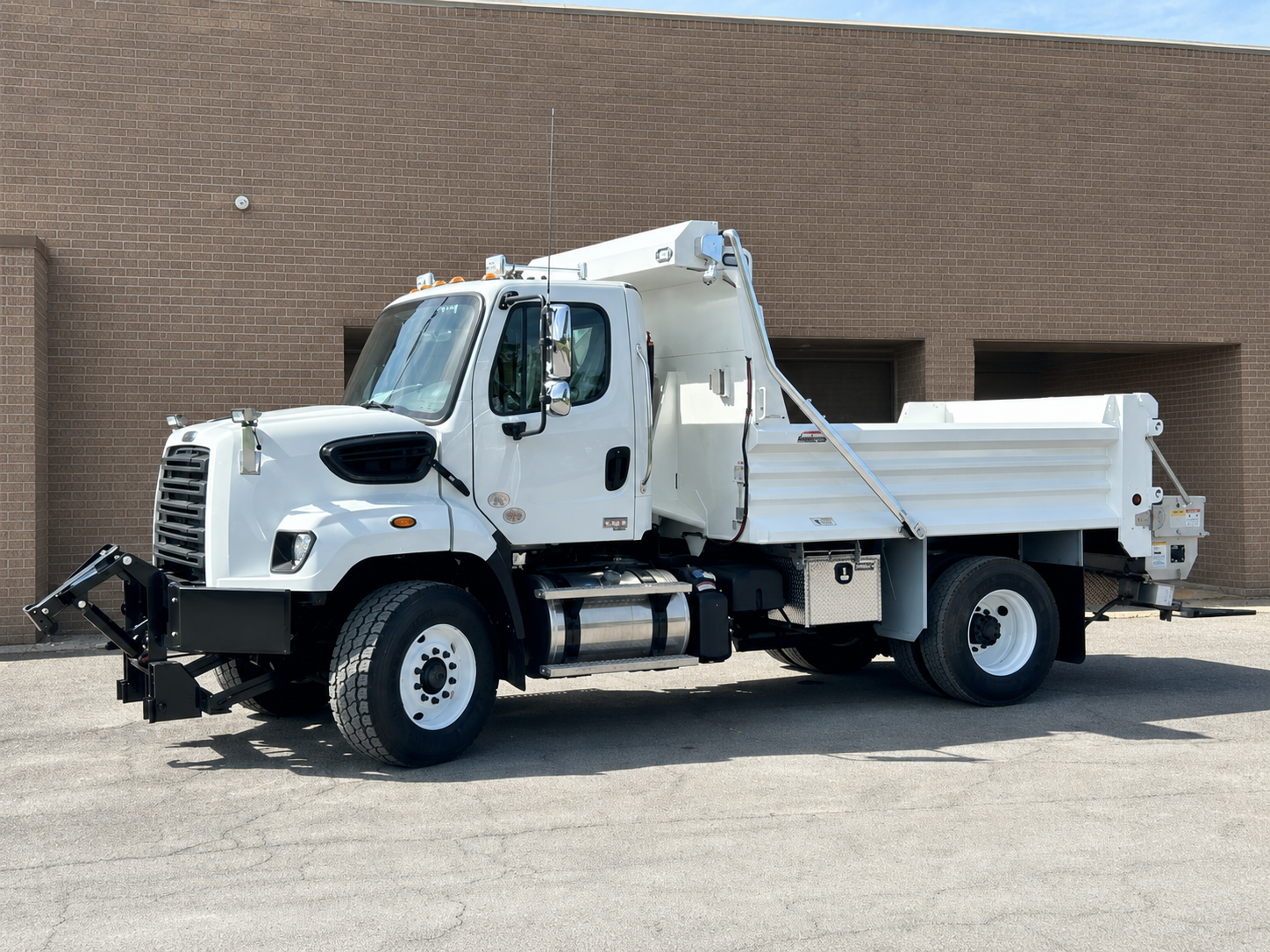 FREIGHTLINER 108SD Township Dump Truck w/Plow and Spreader WD4212 FREIGHTLINER 108SD Township Dump Truck w/Plow and Spreader WD4212 - image 2 of 6